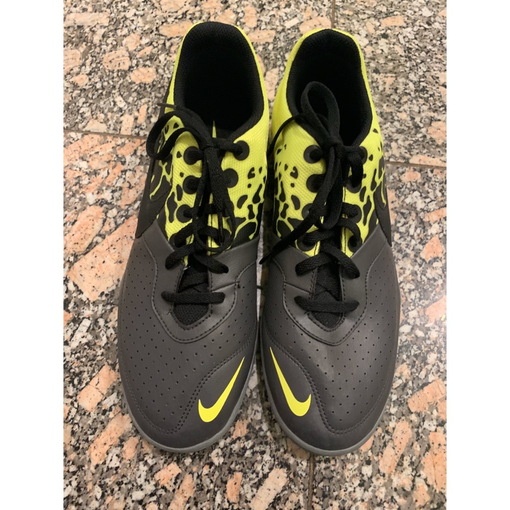 NWOT Nike’s soccer shoes